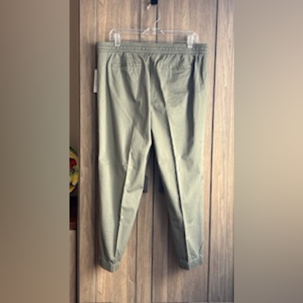 NWT! Land 'n Sea Olive Green Drawstring Jogger Pants | Large